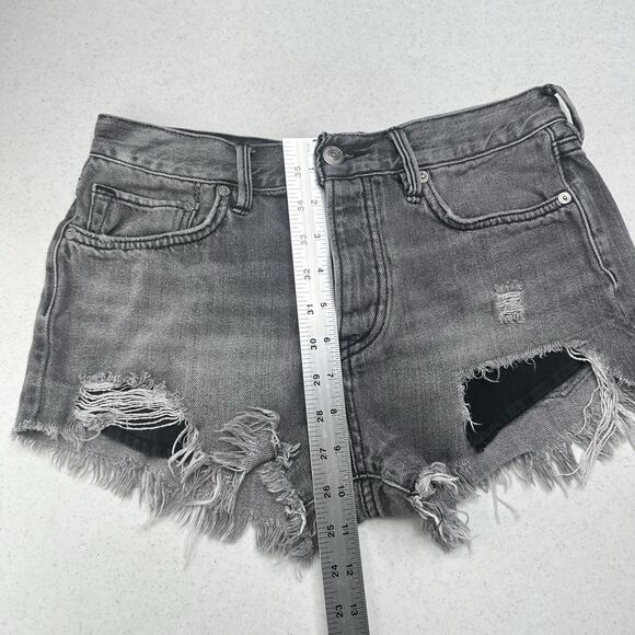 We The Free People Shorts Womens 26 Faded Gray Denim Button Fly Anthropologie - Picture 4 of 10